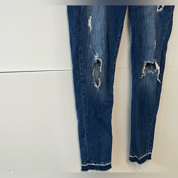 Women’s American Rag factory distressed jeans. Size 9. - Picture 11 of 16